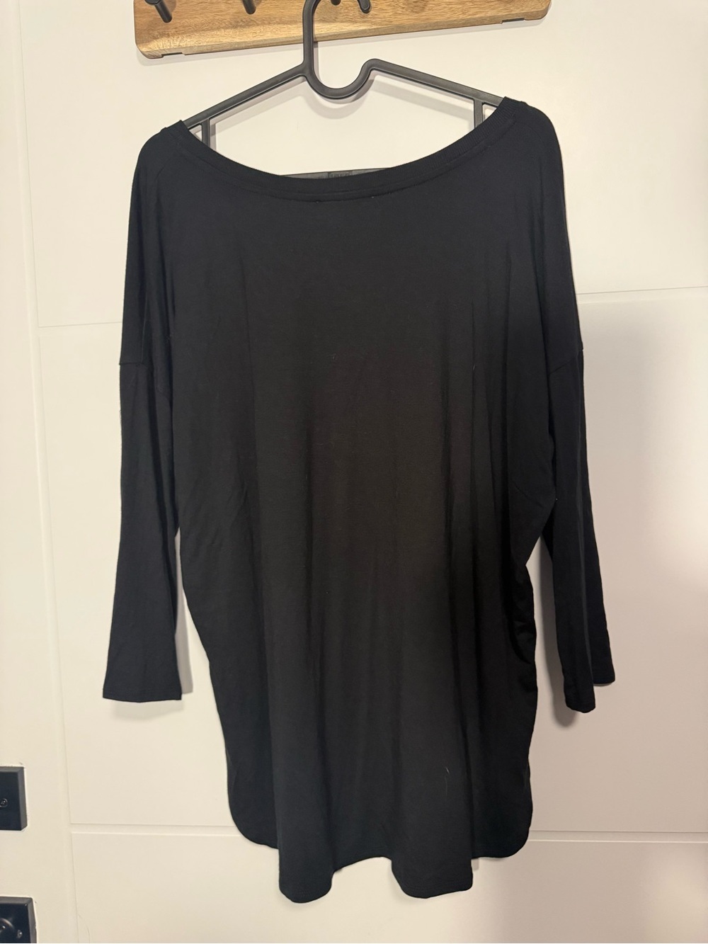 Aritzia Babaton Norris T-Shirt - Picture 3 of 5